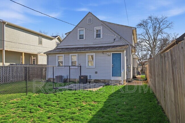 Building Photo - 1622 Yandes St