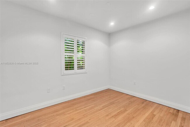 Building Photo - 776 NE 74th St
