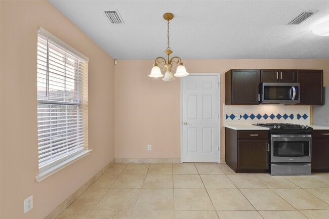 Building Photo - 9230 Eaglewood Spring Dr