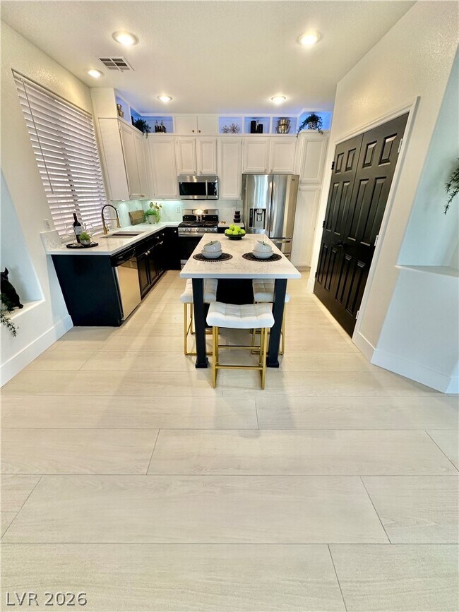 Building Photo - 10637 Turquoise Valley Dr