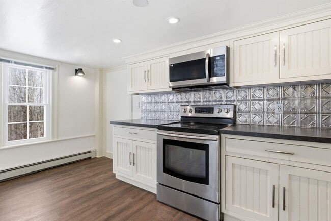 Building Photo - 24 Morrill Rd