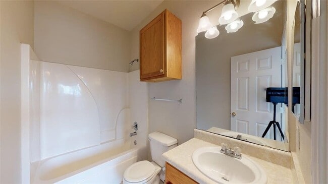 Building Photo - 1500 Maglothin Ct