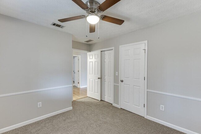 Building Photo - 1813 Rambling Woods Dr NW