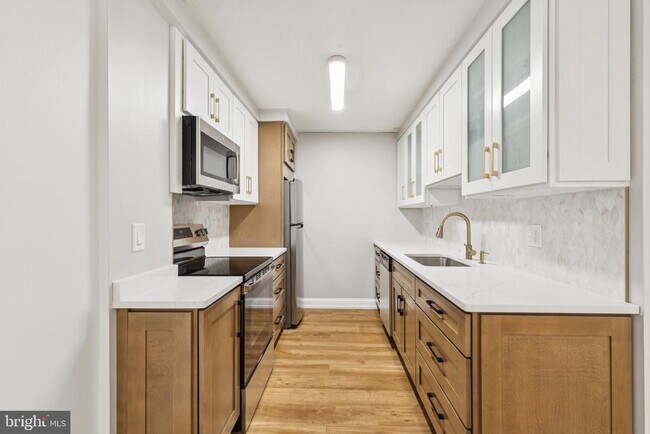 Building Photo - 1420 Locust St