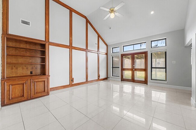 Building Photo - 7223 Mission Ct Dr