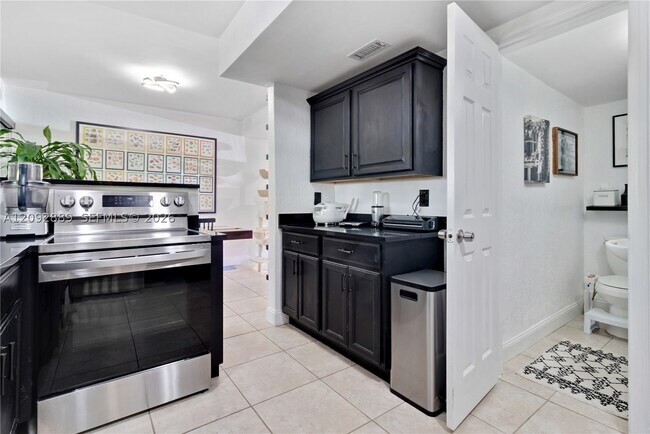 Building Photo - 6217 SW 78th St