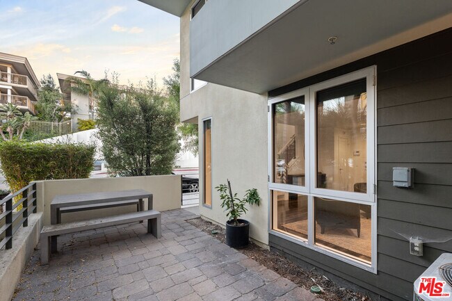 Building Photo - 310 Washington Blvd