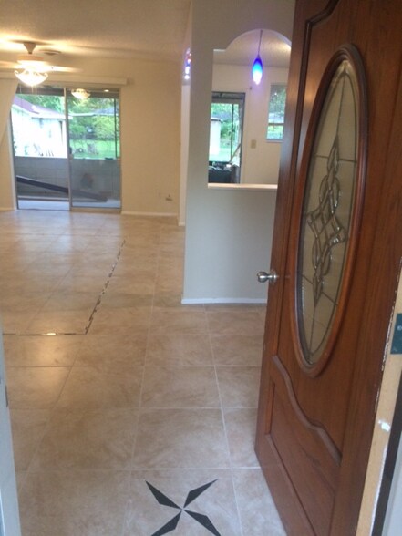 Building Photo - 12 Marsh Ave NW