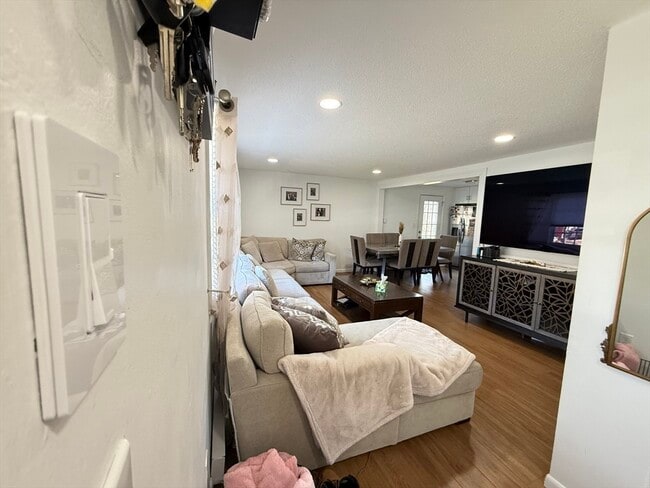 Building Photo - 1338 East St