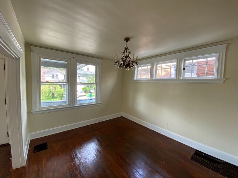 Building Photo - 641 Clemmer Ave