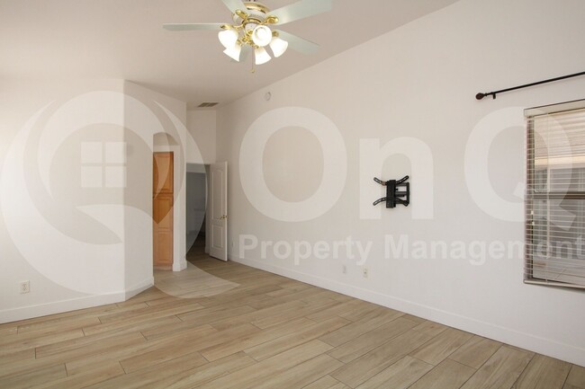 Building Photo - 1673 E Wildhorse Pl