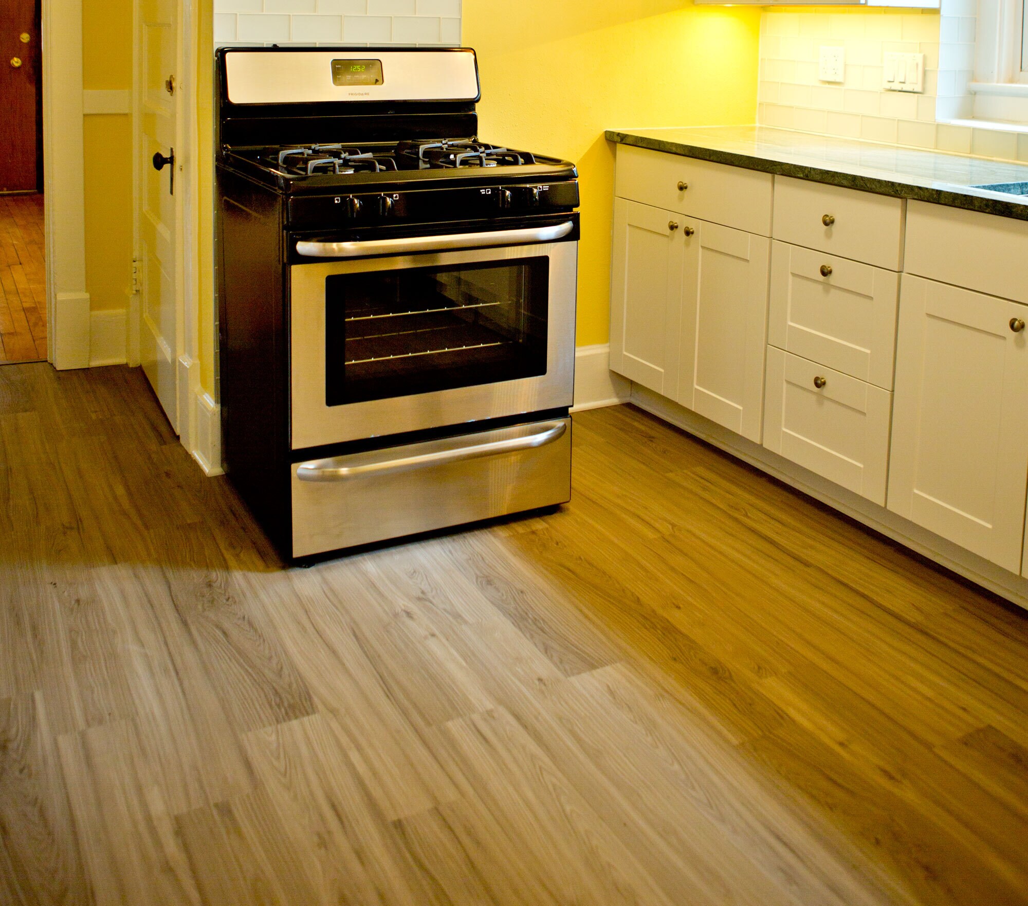 Building Photo - 225 Buell St