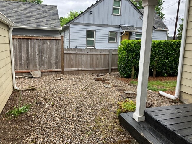 Building Photo - 321 Magnolia Ct NW