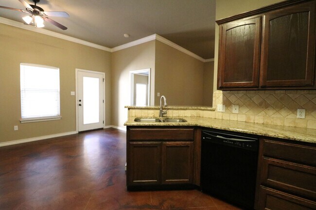 Building Photo - Stoneridge 502