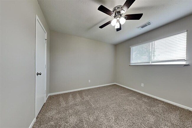 Building Photo - 25714 Oakridge Forest Ln