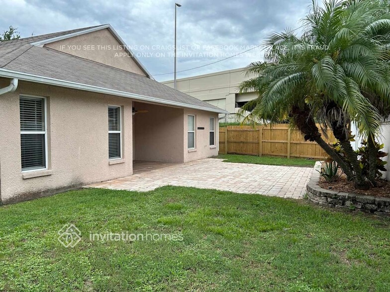 Building Photo - 15517 Lake Bella Vista Dr
