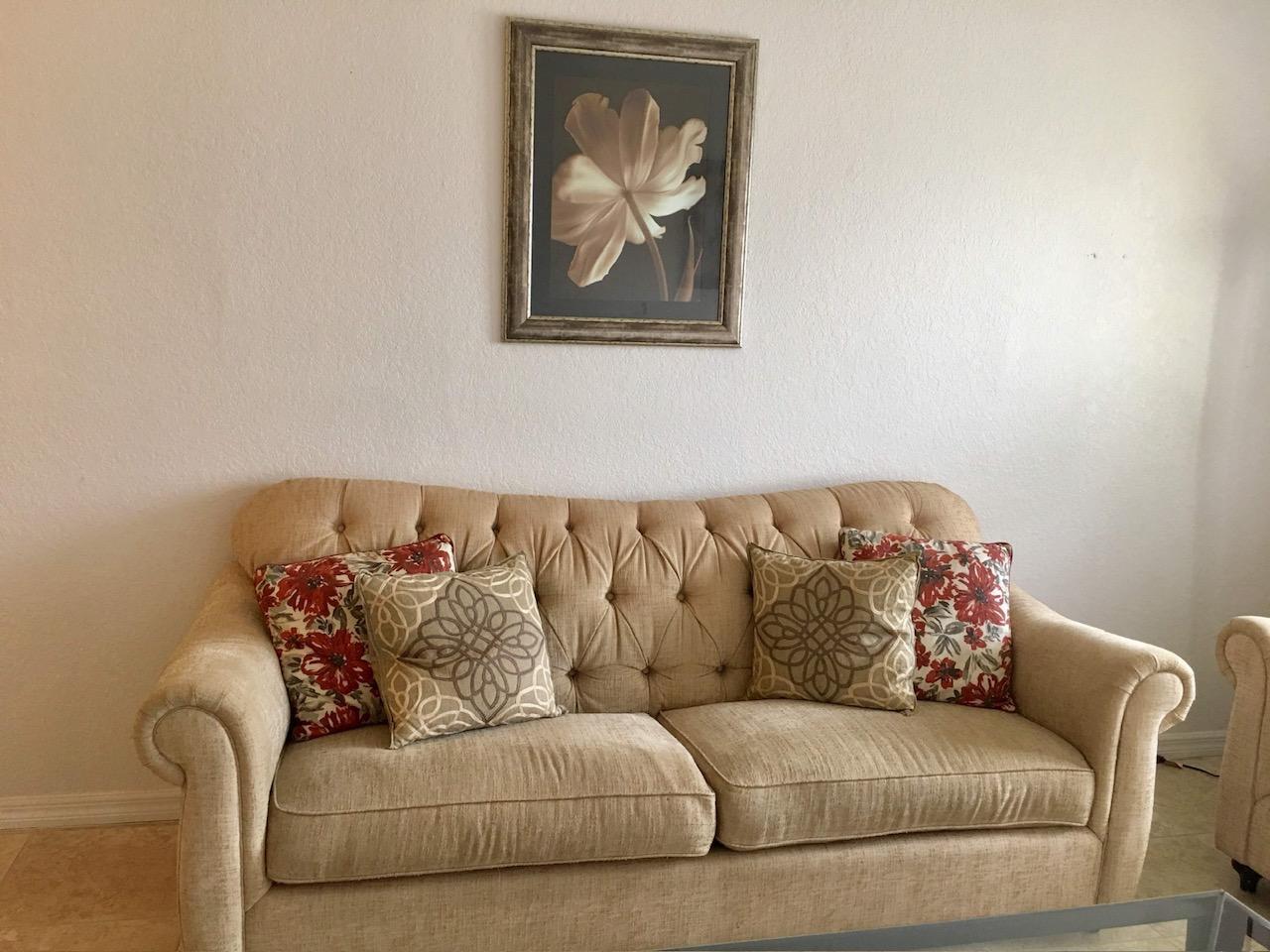 living room - 8313 Bernwood Cove Loop