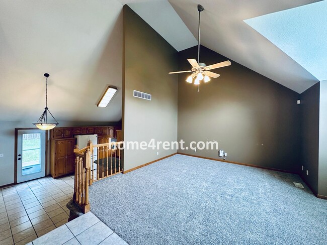 Building Photo - Spacious Four Bedroom Home in KCMO w/ Bran...