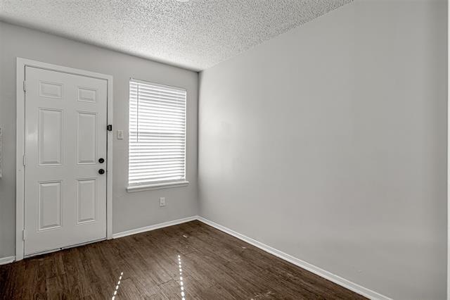 Building Photo - 1403 Courtney Pl