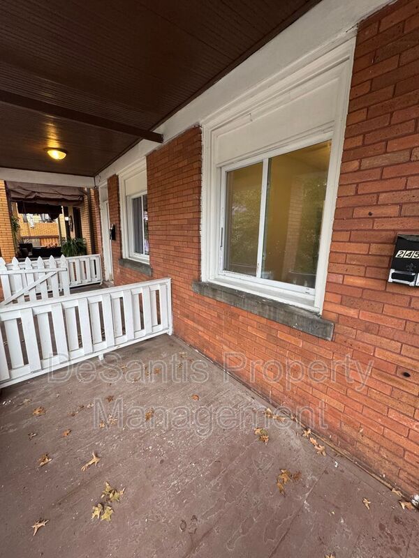 Building Photo - 2450 Starkamp St