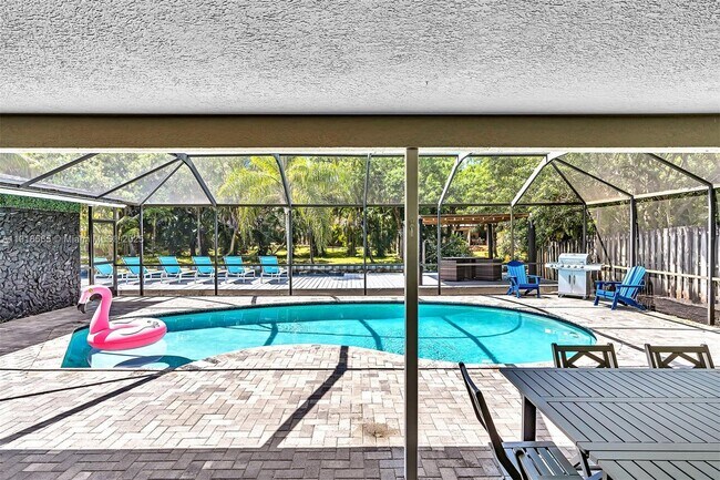 Building Photo - 2191 SW 27th Ln