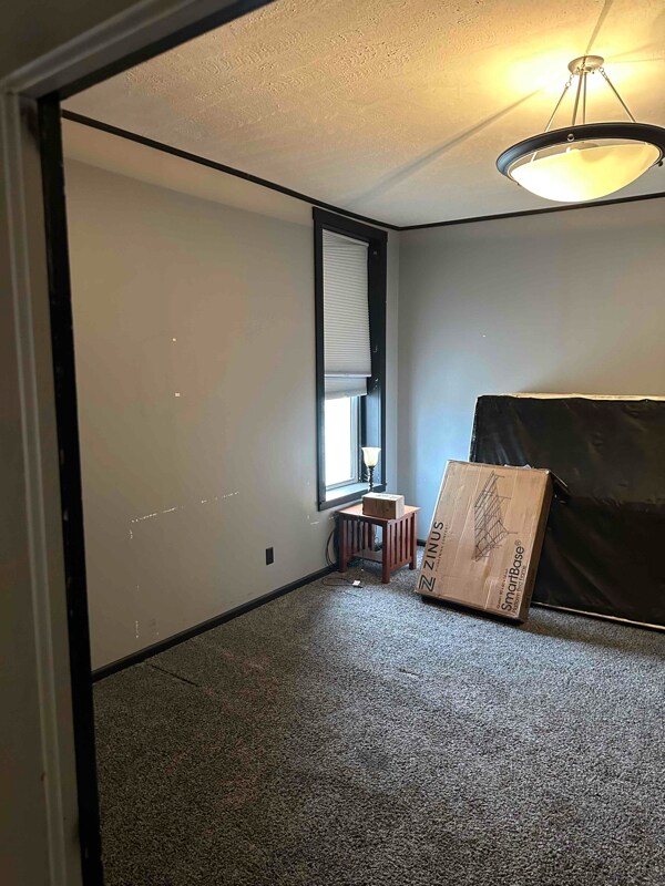 Building Photo - 379 Broad St