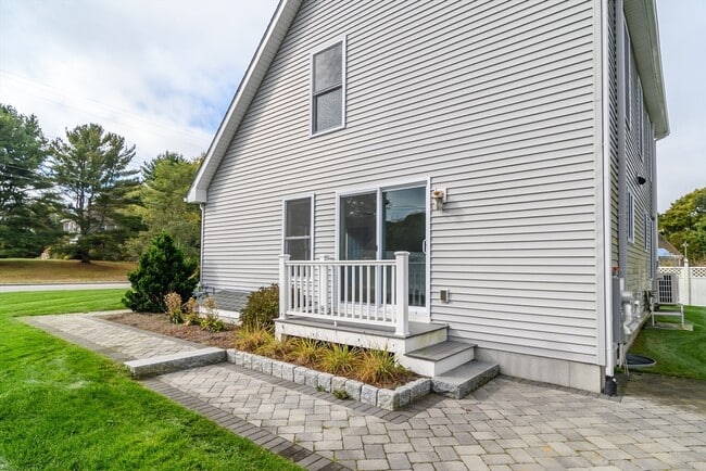Building Photo - 280 Barlows Landing Rd