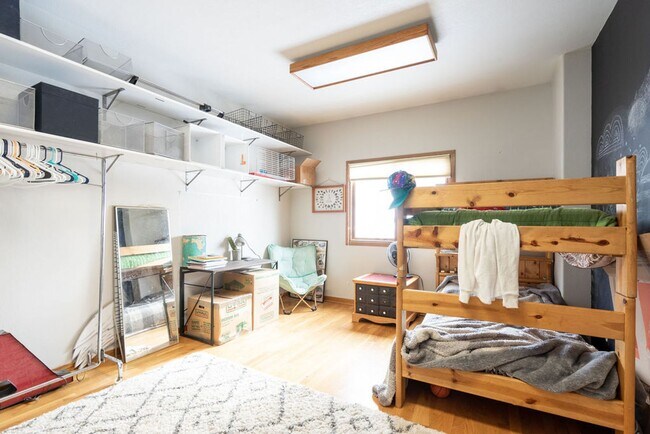 Building Photo - Beautiful and spacious 5 bedroom home located near Long Pond Reservoir in NE Fort Collins