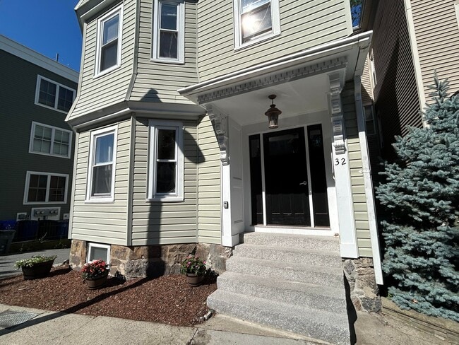 Building Photo - 32 Forbes St