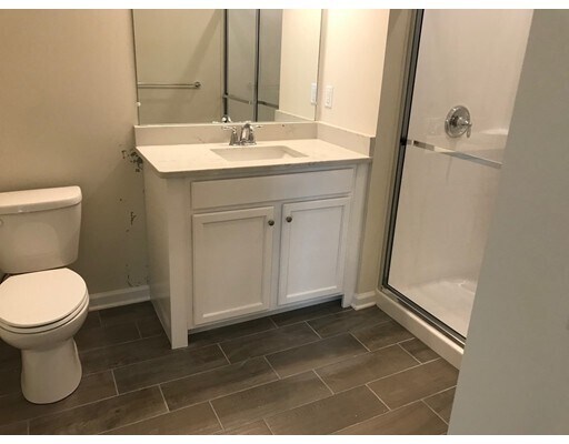 Building Photo - 130 University Ave