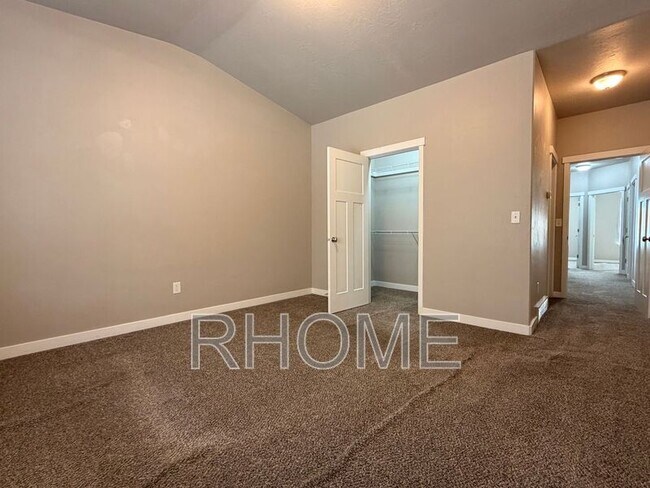 Building Photo - 3719 Lilac Heights Dr