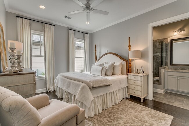 Building Photo - Luxury 3BR/3.5BA Townhome w/ 2-Car Garage in Gated Community