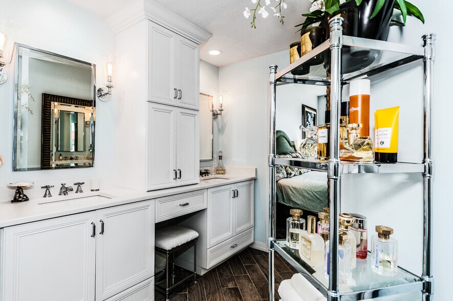 Mirrored seated vanity - 253 Barefoot Beach Blvd