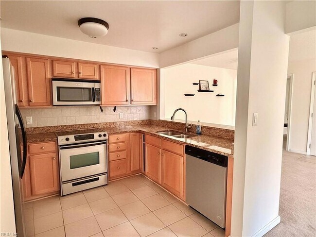 Building Photo - 500 Ocean Trace Arch