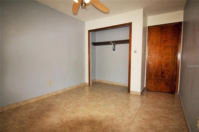 Building Photo - 120 Valmora Dr