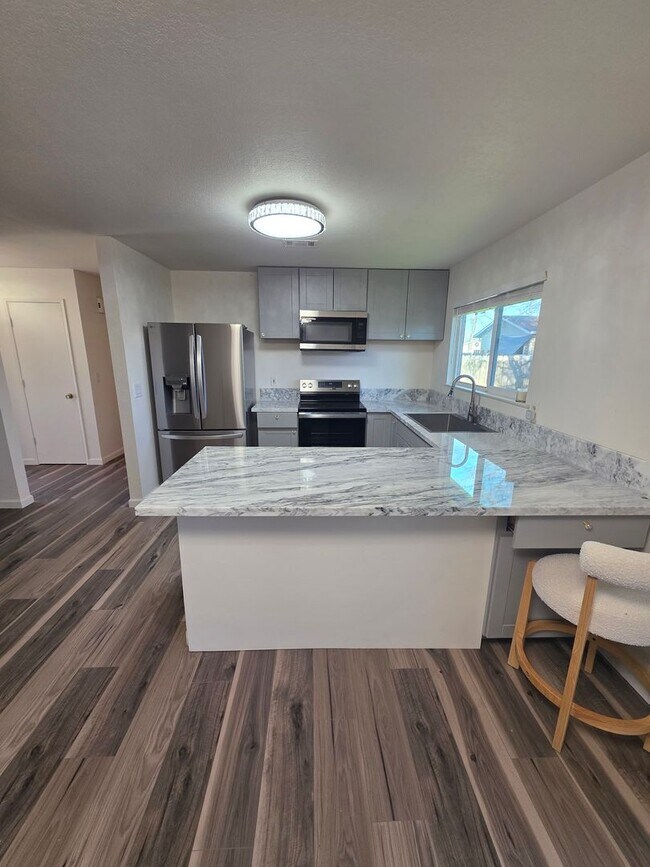 Building Photo - 3 BED 2 BATH HOME IN ANDERSON, ca