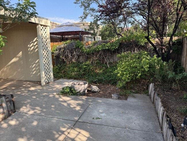 Building Photo - Nice 2 or 3 bedroom patio home in Taylor R...
