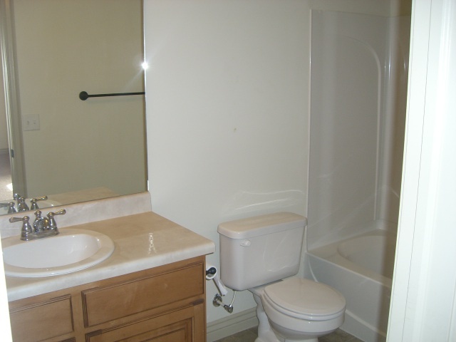 Building Photo - 14776 S Falkland Cove