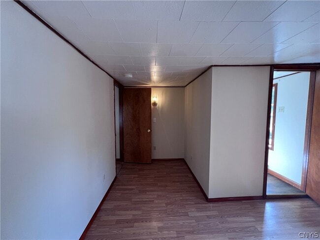 Building Photo - 27 E 6th St