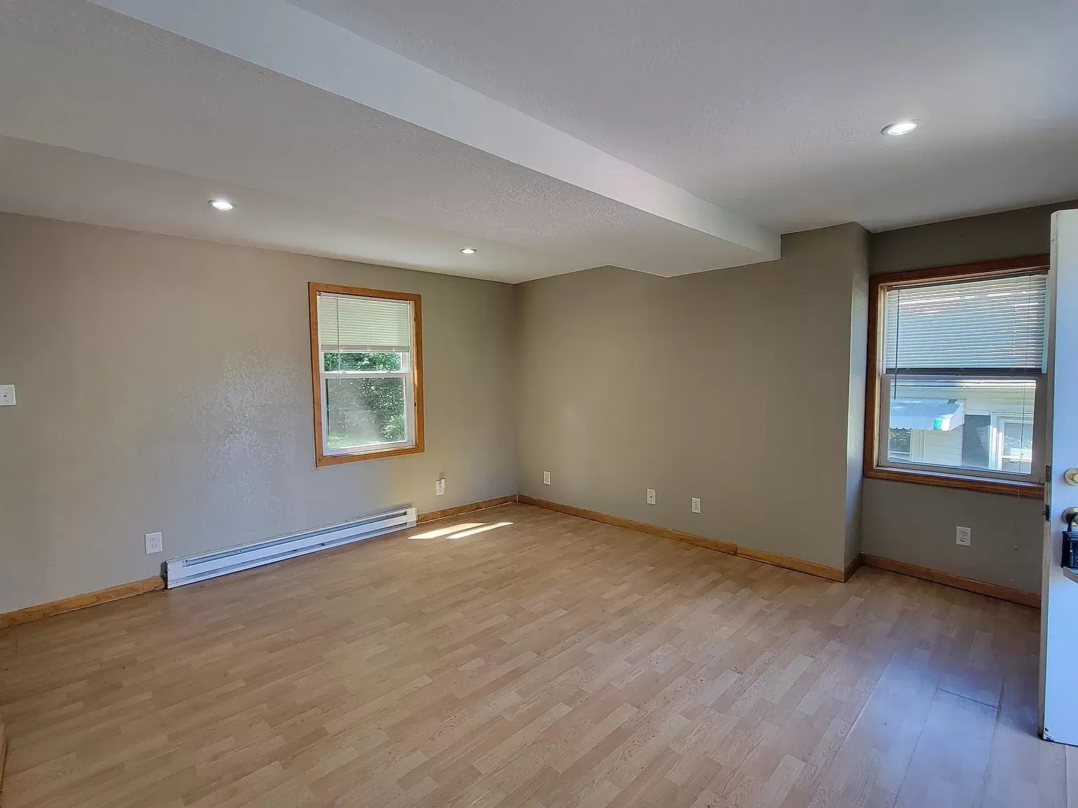 Livingroom - 735 Kirkwood St