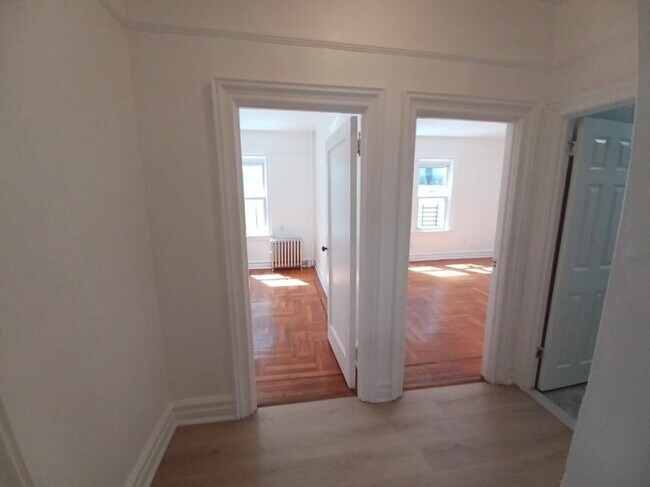 Building Photo - 3 bedroom in Woodside NY 11377