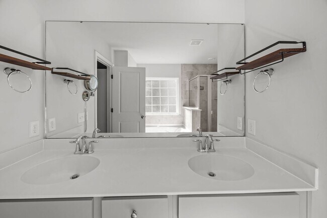 Building Photo - Beautiful Rental in Coosaw Preserve