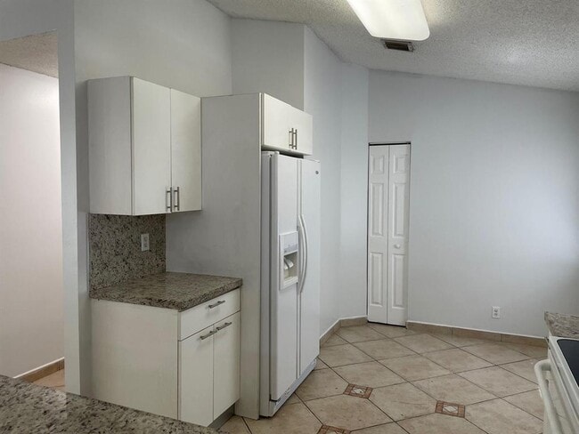 Building Photo - 17484 SW 22nd St