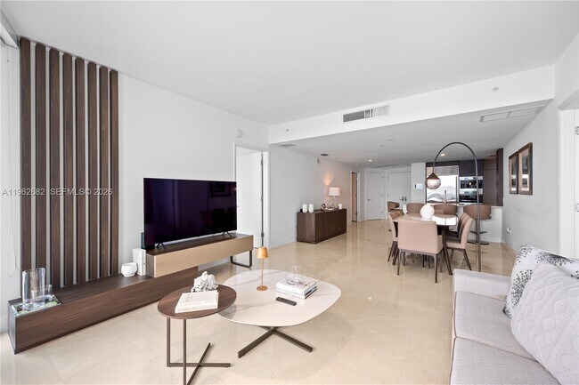 Building Photo - 17001 Collins Ave