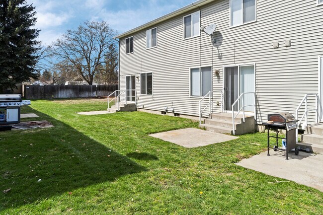 Building Photo - 2814 N 14th Pl