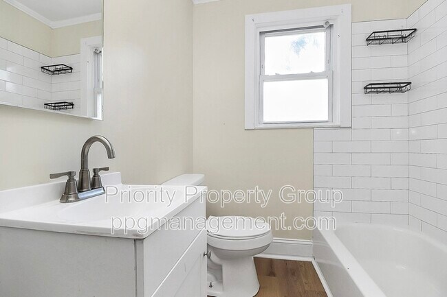 Building Photo - 1104 Linwood Rd