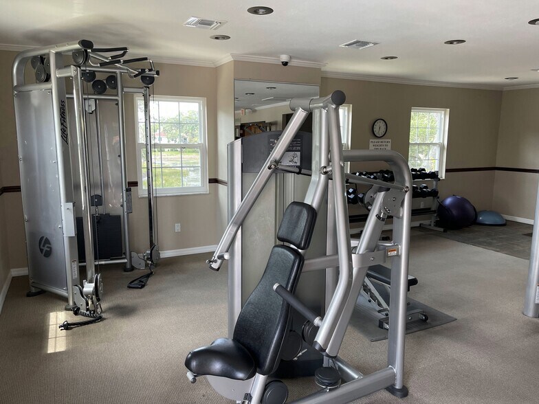 Clubhouse Fitness Center - 10356 Carrollwood Ln