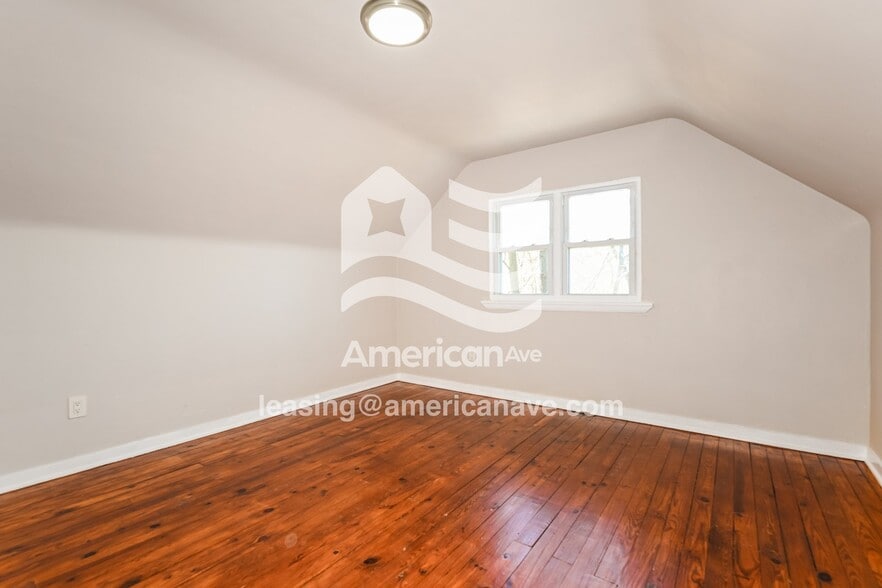 Building Photo - 1727 Wesley St