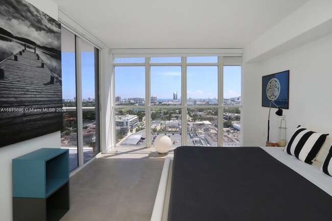 Building Photo - 1900 Sunset Harbour Dr