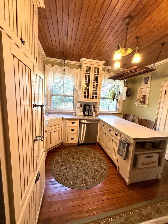 Building Photo - Tranquility on Oxford